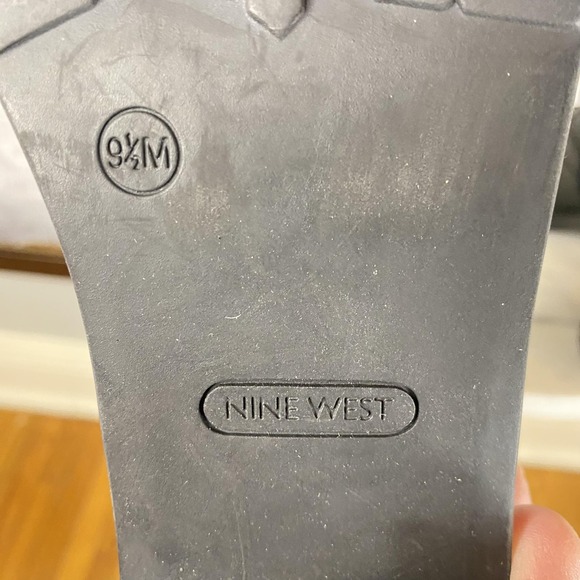 Nine West Boots Womens Size 9.5 Black Faux Leather Fur Lined Combat Heel Ankle - Picture 9 of 10